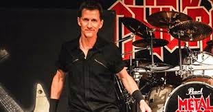 Howe began his career as the singer for a detroit band called hellion (later renamed snair after moving to los angeles) before joining the band heretic, who were formed in 1986. Kslh8 Hldkyqtm