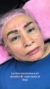 Broma de microblading a mi abuelita
