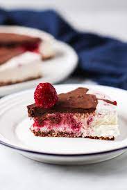 Place the frozen raspberries in a gallon size ziploc type bag and add the cornstarch to them. Vegan Chocolate Raspberry Cheesecake No Bake Barrel Leaf æ¡¶å­è'‰
