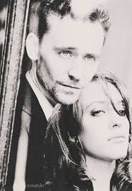 Наиболее известен по фильмам «полночь в париже» (2011). Kat Dennings And Tom Hiddleston Kat Dennings Kat Denings Tom Hiddleston