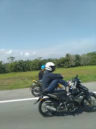 Berhati hati di jalan raya. Berhati Hati Di Jalan Raya Imgur