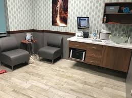 Maybe you would like to learn more about one of these? 1st Pet Veterinary Centers 52 Photos 99 Reviews Veterinarians 18453 N 7th Ave Phoenix Az Phone Number