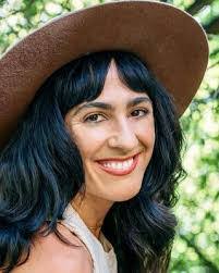 Eva Margolis's Instagram, Twitter & Facebook