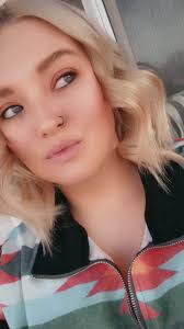 Single again! Know your worth ladies! 💕