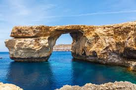The Independent State Of Malta 60 Miles South Of Sicily Has A Unique Charm It S A Republic Within The British Commonwealth But Gozo Island Malta Malta Island