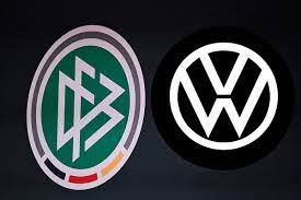 German football association was a founding member of both fifa and uefa. Dfb Team Mit Neuem Vw Logo Bilder Autobild De