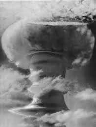 Black And White Mushroom Cloud Pin Auf Nuclear War
