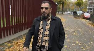 Mitglieder dieser clans haben auch im peiner land straftaten verübt. Miri Clan Boss Vom Sek Nach Libanon Abgeschoben Hiphopholic De