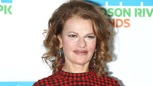 Sandra Bernhard Interview