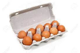 Atrévete con estos dibujos para colorear de pascua. Una Docena De Huevos De Gallina En Un Recipiente De Carton Sobre Un Fondo Blanco Fotos Retratos Imagenes Y Fotografia De Archivo Libres De Derecho Image 76441029