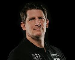 Daniel Kubes's Instagram, Twitter & Facebook