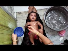 Mothers love & mothers recipe. Newborn Baby Bath Indian Style Newborn Baby Bath Baby Bathing Pihu Prince World Youtube