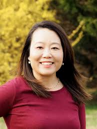 Claudia Salter's Instagram, Twitter & Facebook