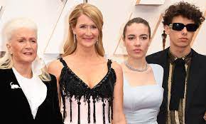 For her performance in the 1991 film rambling rose she was nominated for the academy award for best actress. Oscars 2020 Nominee Laura Dern Arrives With Mother And Kids Daily Mail Online