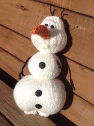 Make him as a gift or make him for yourself by following this knitting snowman free it's easy to make as you only need to know how to knit. Knit Olaf The Snowman 5 Steps With Pictures Instructables
