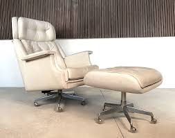 Ottoman storage ottoman with tufted accents in white leather living room dimensions 17 inches high x 48 inches long x 19 inches deep some assembly may be required off white / cream. Off White Tufted Leather Lounge Chair Ottoman 1960s 88170