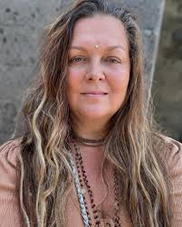 Looking for a room to rent for about a week near Crystal Palace. Mature man  visiting his son and granddaughter during the week of April 14-22. Thank  you, Michael