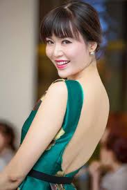 Người đẹp cũng giành giải ứng xử hay nhất tại cuộc thi. Hoa Háº­u Viá»‡t Nam 1994 Thá»«a Nháº­n Dao Keo NhÆ°ng Tráº» NhÆ° 20