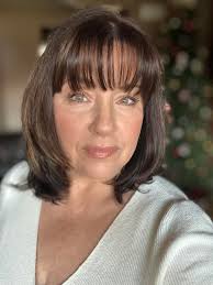 Easy and Fast Makeup Look Using 4 Crayons