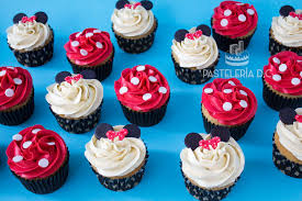 Bizcocho De Mickey Mouse Sencillo Cupcakes Con Diseno Sencillo De Minnie Mouse Simple Minnie Mouse Cupcakes Cupcakes Pastel De Cupcakes Cupcakes Sencillos