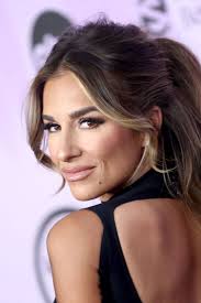 Thea Vargas (theavargas)