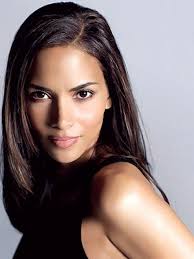 Black Female Actresses Over 40 Halle Berry Born Maria Halle Berry Actress Model She Is The 1st Currently Only Black Woman To Win An Acad Beautiful Women Over 40 Celebrity Wigs Beauty