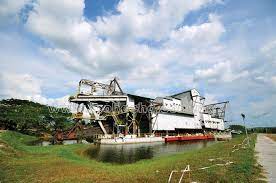 The first package (rm5 for adults and rm3 for children less than 60cm tall) will include a movie, visit to the dredge museum and a tour of the dredge from busiest days at tanjung tualang tin dredge ship tuesday, wednesday and friday. Ipoh Echo Mining Heritage Tanjung Tualang Tin Dredge No 5