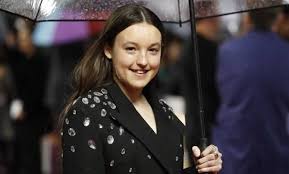 The actress plays mildred hubble in the worst witch. Bella Ramsey Age Parents Net Worth Now Facts Height