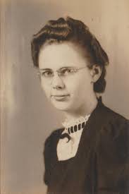 Valborg Crystella Veum Treangen (1915-2008)