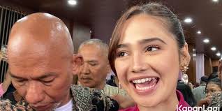 Ditanya Rencana Menikah dengan El Rumi, Syifa Hadju Sebut Tunggu Al Ghazali  dan Alyssa Daguise