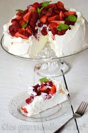 Pavlova Aux Fraises Et Framboises En 2020 Pavlova Aux Fraises Pavlova Delicieux Desserts