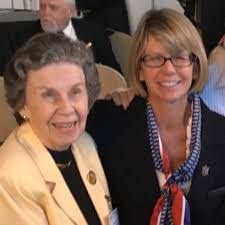 Kendra Beard's Instagram, Twitter & Facebook