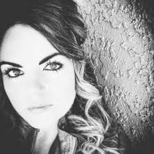 Shawna Carmo's Instagram, Twitter & Facebook