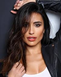 Paula Mendez's Instagram, Twitter & Facebook