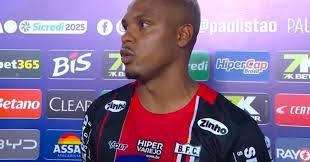 Alexandre Jesus: “Não teve recado nenhum, mudança nenhuma. Quando o Neymar  entra em campo, ele é homem como todo mundo, é jogador como todo mundo.