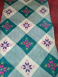 Tikar pandan dan produk kerajinan lainya, juga sering mendapat pesanan dari ketua dewan kerajinan nasional (dekranas) kabupaten aceh timur. Tikar Anyaman Pandan Desain Kerajinan Tangan Barang Aksesoris Kerajinan Di Carousell