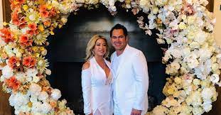 Johnny damon, johnny damon age, johnny damon angela vannice divorce, johnny damon celebrity apprentice top 7, johnny damon children. Johnny Damon And His Wife Michelle Have Six Children Together