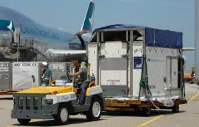 »die meisten pferde, die zu den olympischen spielen fliegen, sind im internationalen wettkampfsport erprobt und kennen es, in einem flugzeug transportiert zu werden«, sagt er zu »nd«. Luften Sie Transport
