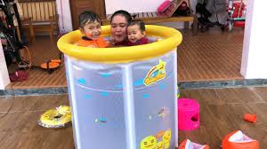 Jual kolam renang bayi bulat warna warni bestway 51117 surabaya. Unboxing Kolam Renang Anak Bayi Lucu Ibunya Ikut Masuk Hehehe Baby Spa Youtube