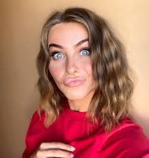 Julianne hough's new haircut is proof the blunt bob will still be trending in 2020 this link is to an external site that may or may not meet accessibility guidelines. Julianne Hough Instagram Photos 08 12 2020 Hawtcelebs