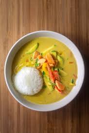 Yellow Thai Curry Vegan With Coconut Milk And Vegetables Recipe Vegane Alternativen Recipe Vegan Thai Curry Recipe Thai Curry Recipes Vegetarian Vegetarian Yellow Curry