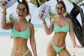 Former towie star turned 30 in style as she celebrated the occasion with her. Kate Ferdinand Showcases Tiny Waist On The Beach After Broken Arm Fiasco Mirror Online