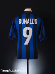 Fora do país, o clube também soma sucessos: Inter Milan 1998 Kit