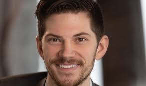 Taylor Moyer's Instagram, Twitter & Facebook