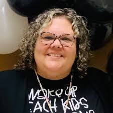 Barbara Thrasher's Instagram, Twitter & Facebook