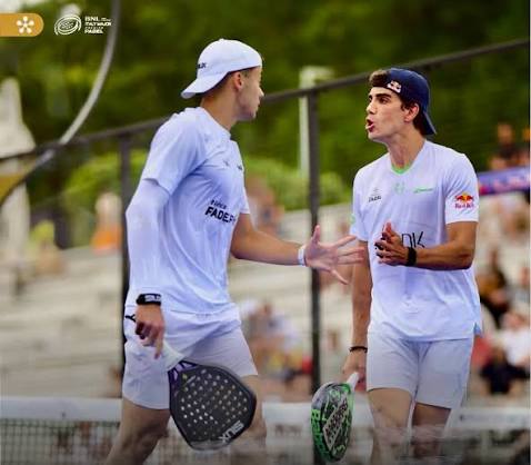 ¡LEBRON Y AUGSBURGER SEMIFINALISTAS! Entretenido encuentro que se decidió apenas por un quiebre y un tie break a favor de Juan Lebron y @leo_augsburger ante Jon Sanz y Coki Nieto por