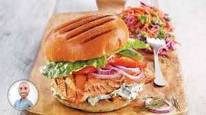 Salade De Chou Frise De Stefano Faita Recette Sandwich Au Saumon Saumon Grille Et Salade De Chou