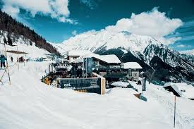 Along with the faster downhill, it is regarded as a speed event, in contrast to the technical events giant slalom and slalom. Hotel Super G Courmayeur Italy Booking Com