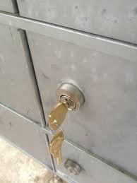 Read full profile every year, untold numbers of drivers either lose their car keys or lock them inside their cars. How To Get My Mailbox Open If I Lost The Key Quora
