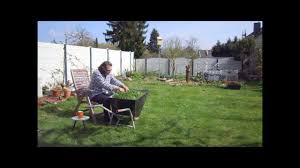 Garten Die Bequemste Feldsalat Ernte Der Welt Mit Dem Schubkarren Beet Youtube